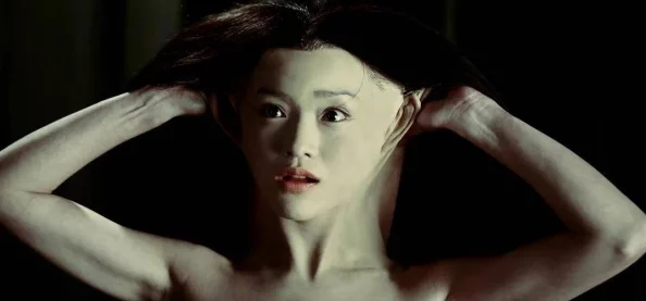 国产女同疯狂摩擦系列1：震惊全国的情感纠葛，揭示了隐藏在背后的真实故事与社会现象！